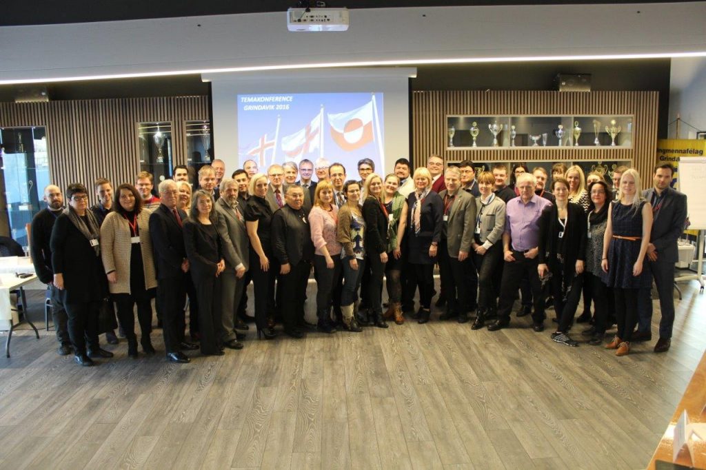 Vestnordisk Råd sammen med oplægsholdere efter den årlige temakonference der i blev holdt i januar 2016. Foto: VNR 